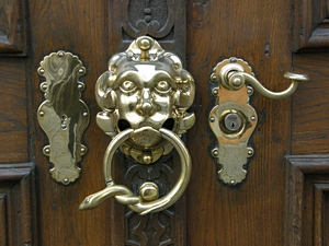 Geschmiedeter T�rklopfer